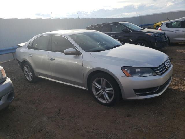 1VWBN7A36EC067667 - 2014 VOLKSWAGEN PASSAT SE SILVER photo 4