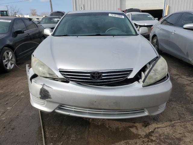 4T1BE32KX5U620876 - 2005 TOYOTA CAMRY LE SILVER photo 5