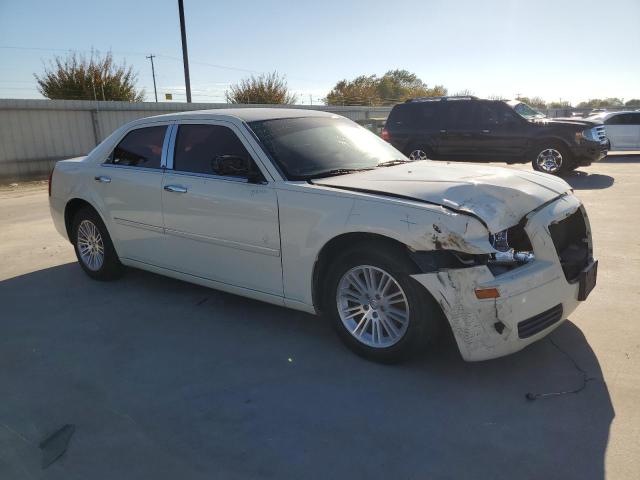 2C3LA43R77H889062 - 2007 CHRYSLER 300 WHITE photo 4