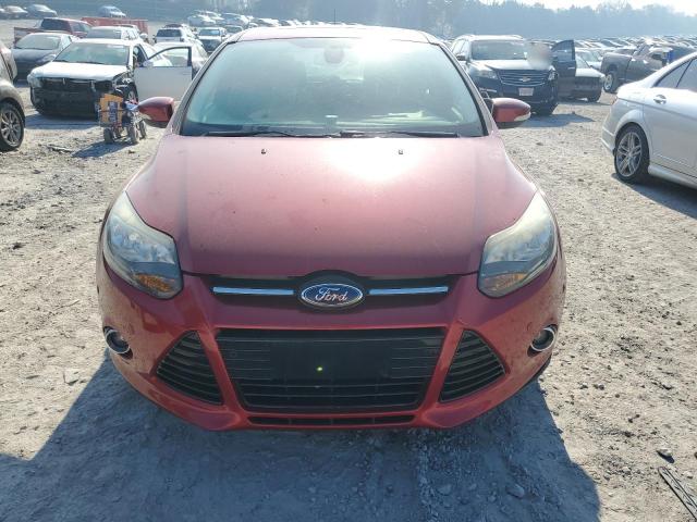 1FAHP3N25CL380889 - 2012 FORD FOCUS TITANIUM RED photo 5