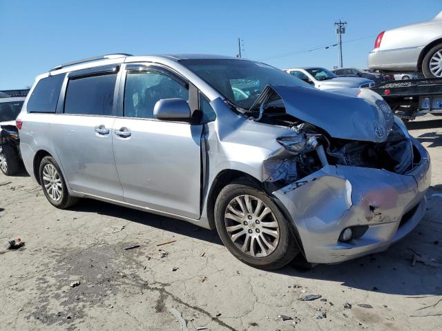 5TDYK3DCXFS622999 - 2015 TOYOTA SIENNA XLE SILVER photo 4