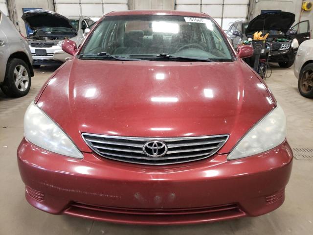 4T1BE32K15U056275 - 2005 TOYOTA CAMRY LE RED photo 5