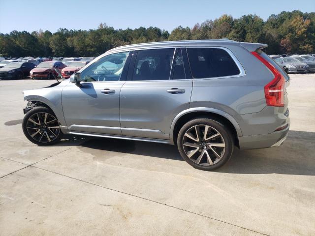 YV4A221K8L1554456 - 2020 VOLVO XC90 T6 MOMENTUM SILVER photo 2