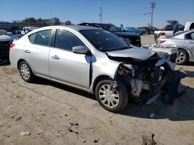 3N1CN7AP0HK440844 - 2017 NISSAN VERSA S SILVER photo 4