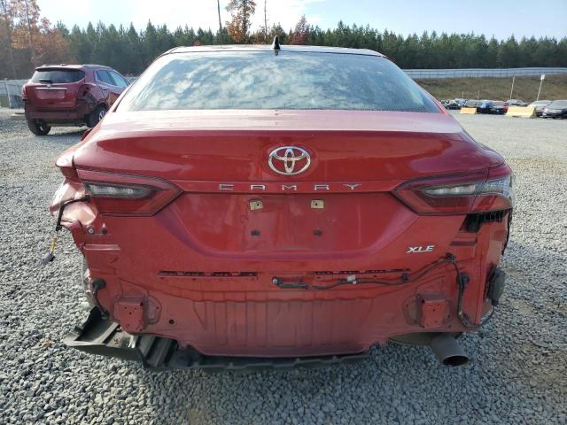 4T1F11AK6PU100342 - 2023 TOYOTA CAMRY XLE RED photo 6