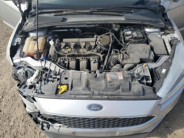 1FADP3F28GL304599 - 2016 FORD FOCUS SE SILVER photo 11