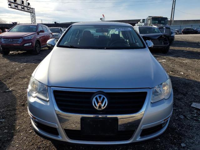 WVWJK7AN9AE153949 - 2010 VOLKSWAGEN PASSAT KOMFORT SILVER photo 5