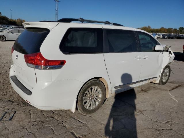 5TDYK3DC9BS142043 - 2011 TOYOTA SIENNA XLE WHITE photo 3