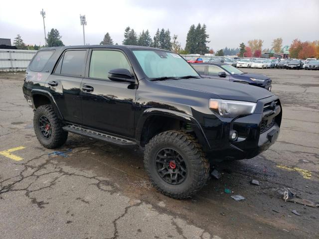 JTEMU5JR9N6022997 - 2022 TOYOTA 4RUNNER SR5/SR5 PREMIUM შავი ფოტო 4