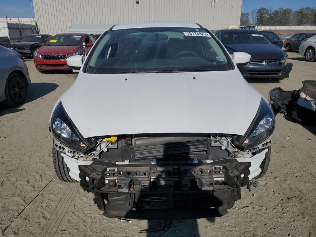 1FADP3FE5JL220158 - 2018 FORD FOCUS SE WHITE photo 5