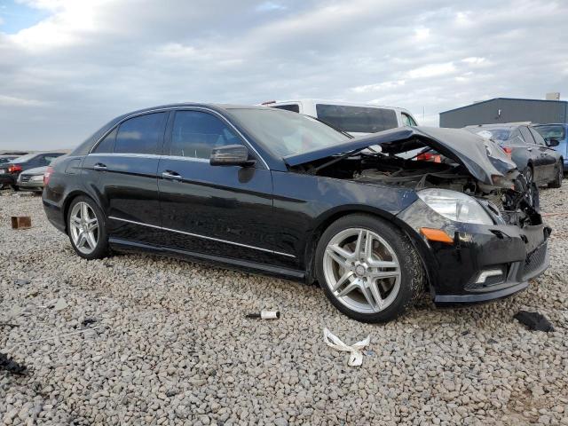 WDDHF9AB4BA315537 - 2011 MERCEDES-BENZ E 550 4MATIC BLACK photo 4