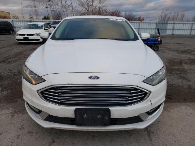 3FA6P0H74HR224977 - 2017 FORD FUSION SE WHITE photo 5