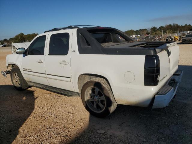 3GNEC12J97G106467 - 2007 CHEVROLET AVALANCHE C1500 WHITE photo 2