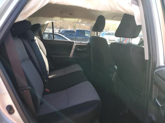 JTEBU5JR8J5483597 - 2018 TOYOTA 4RUNNER SR5/SR5 PREMIUM 银色 照片 11