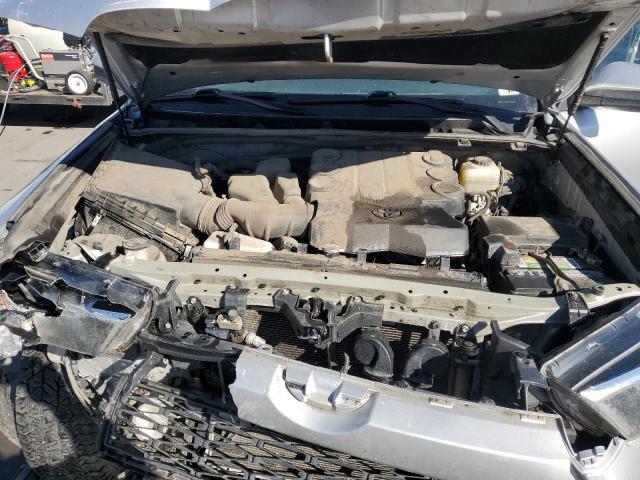 JTEBU5JR8J5483597 - 2018 TOYOTA 4RUNNER SR5/SR5 PREMIUM 银色 照片 12