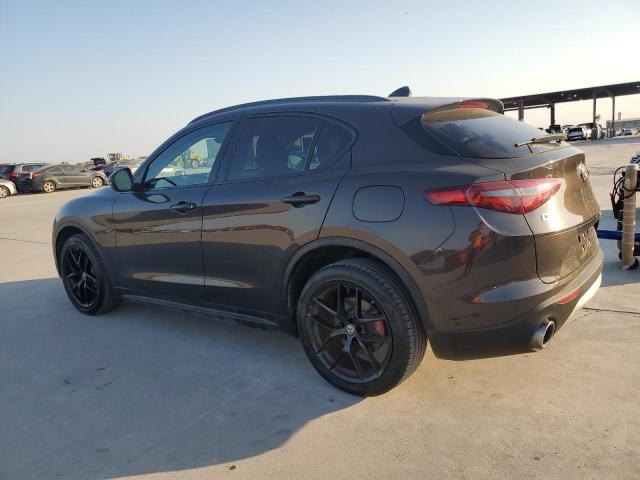 ZASFAKPN7J7B93638 - 2018 ALFA ROMEO STELVIO SPORT Schwarz Foto 2