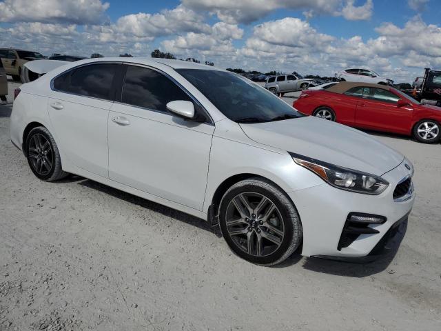 3KPF54AD1LE210266 - 2020 KIA FORTE EX WHITE photo 4