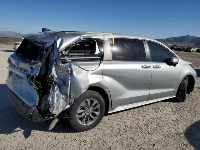 5TDYSKFC9MS007770 - 2021 TOYOTA SIENNA XLE SILVER photo 3