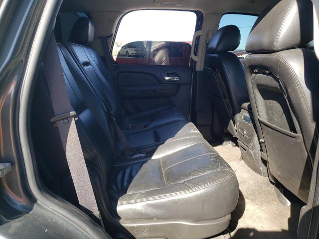 1GNSKBE07BR158249 - 2011 CHEVROLET TAHOE K1500 LT GRAY photo 11