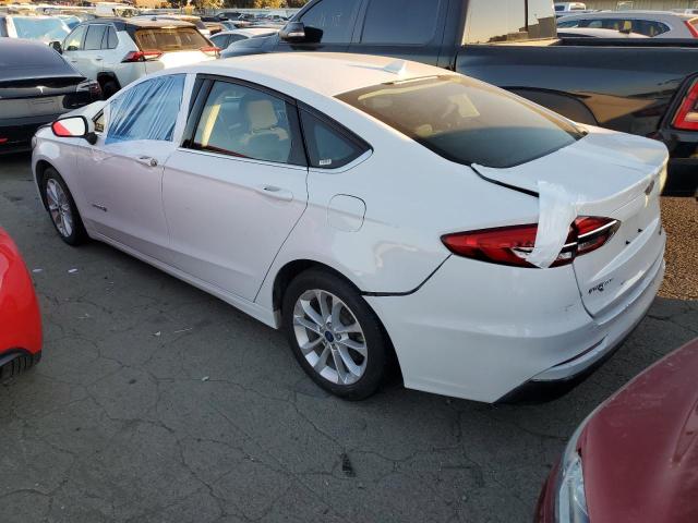 3FA6P0LUXKR261617 - 2019 FORD FUSION SE WHITE photo 2