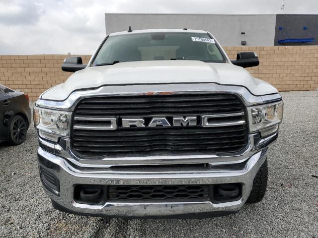 3C6UR5DL8KG544213 - 2019 RAM 2500 BIG HORN WHITE photo 5