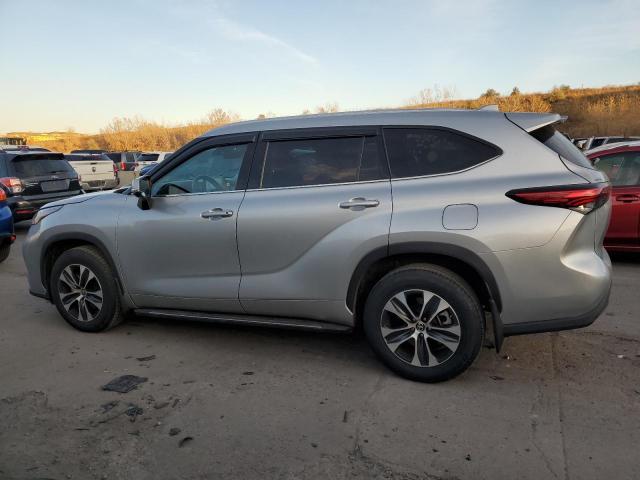 5TDGZRBH8LS000406 - 2020 TOYOTA HIGHLANDER XLE SILVER photo 2