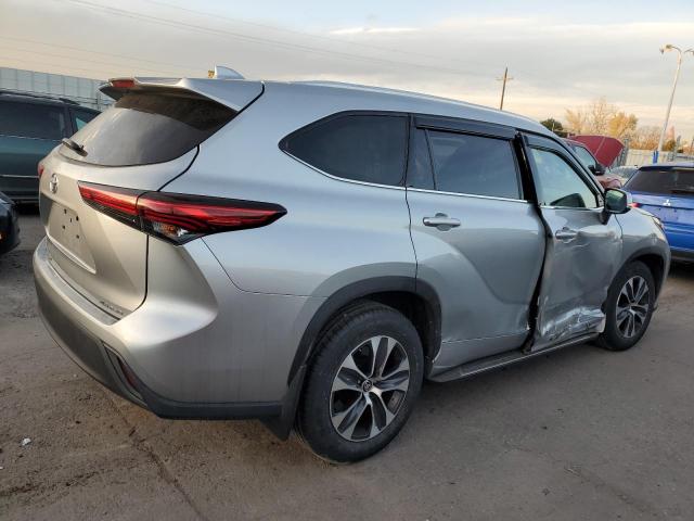5TDGZRBH8LS000406 - 2020 TOYOTA HIGHLANDER XLE SILVER photo 3