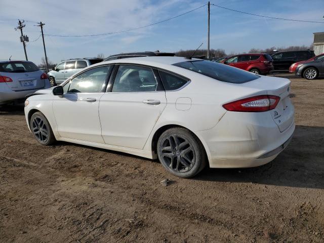 1FA6P0H79G5132572 - 2016 FORD FUSION SE WHITE photo 2