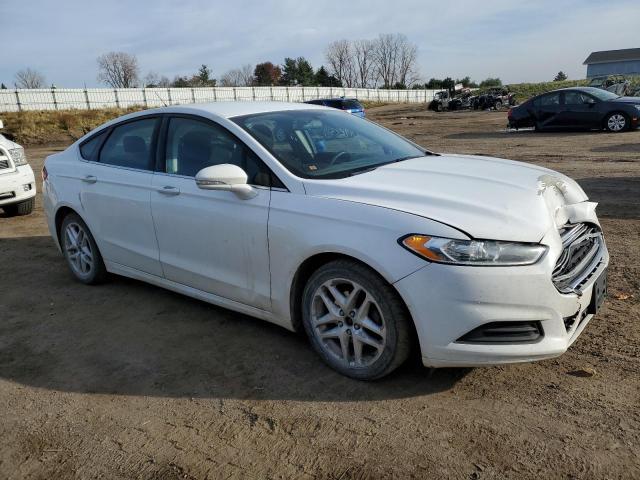 1FA6P0H79G5132572 - 2016 FORD FUSION SE WHITE photo 4