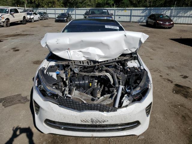 5XXGT4L35JG240888 - 2018 KIA OPTIMA LX WHITE photo 5