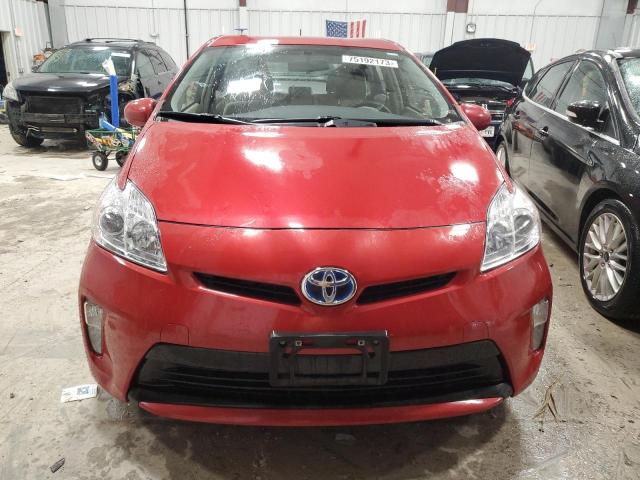 JTDKN3DU4F1978500 - 2015 TOYOTA PRIUS RED photo 5