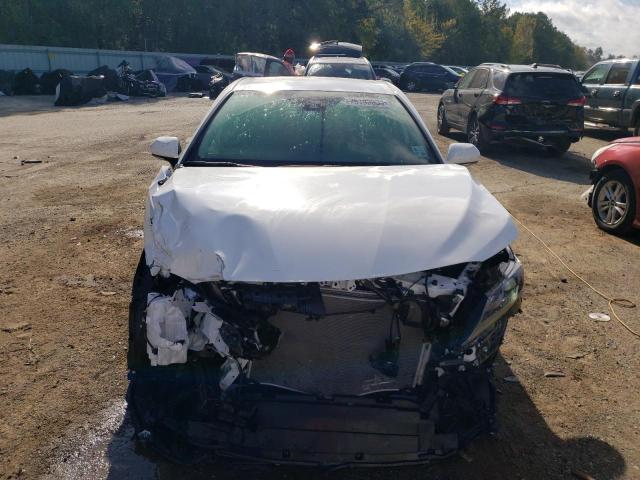 4T1T11AK4PU828275 - 2023 TOYOTA CAMRY SE NIGHT SHADE WHITE photo 5