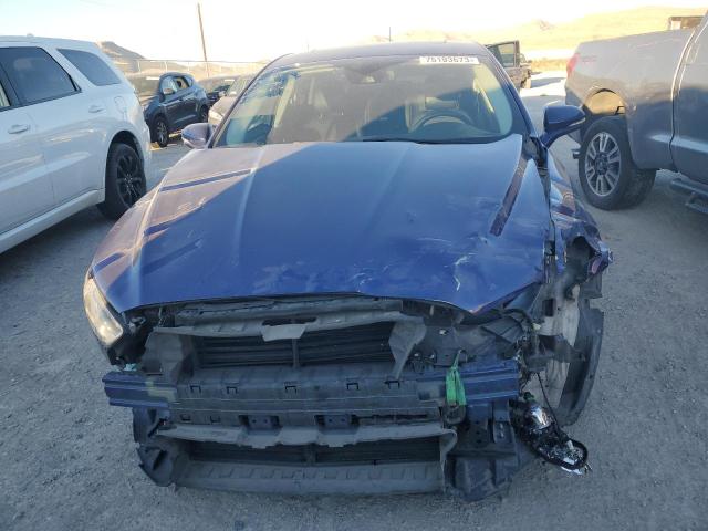 3FA6P0H9XGR233098 - 2016 FORD FUSION SE BLUE photo 5