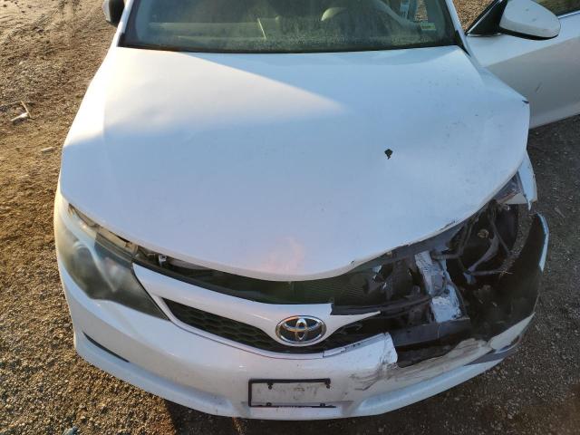 4T1BF1FK0CU631958 - 2012 TOYOTA CAMRY BASE WHITE photo 11