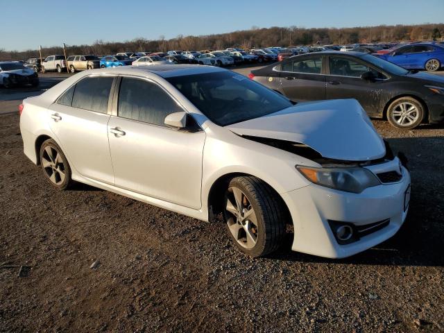 4T1BF1FK0CU631958 - 2012 TOYOTA CAMRY BASE WHITE photo 4