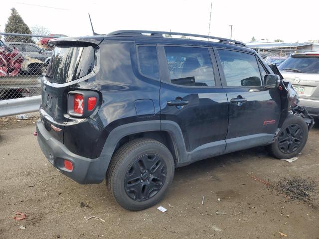 ZACCJBCB5JPJ09212 - 2018 JEEP RENEGADE TRAILHAWK BLACK photo 3