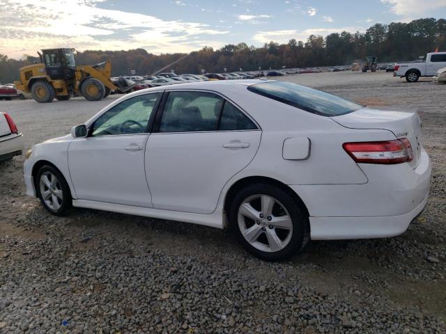 4T1BF3EK2BU770727 - 2011 TOYOTA CAMRY BASE WHITE photo 2