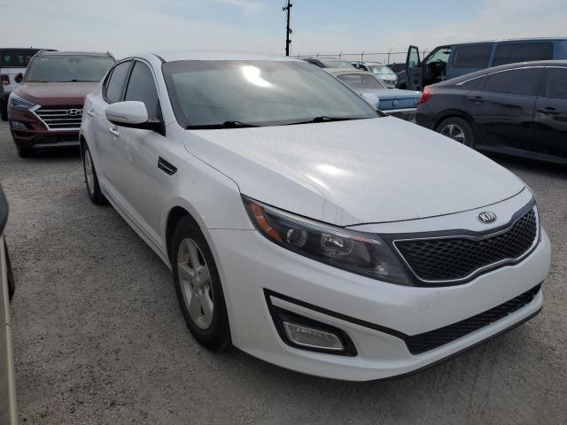 KNAGM4A73F5639231 - 2015 KIA OPTIMA LX WHITE photo 4