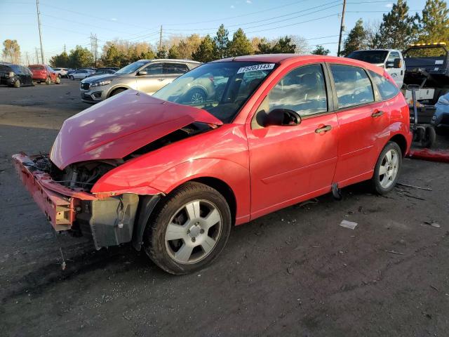 3FAFP37N05R153810 - 2005 FORD FOCUS ZX5 RED photo 1