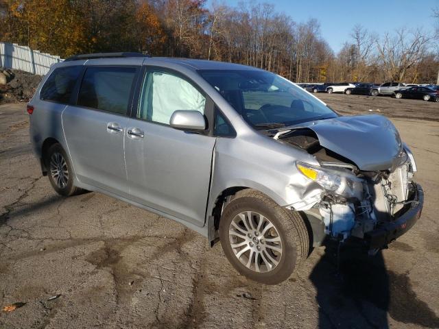 5TDYZ3DC0LS046315 - 2020 TOYOTA SIENNA XLE SILVER photo 4