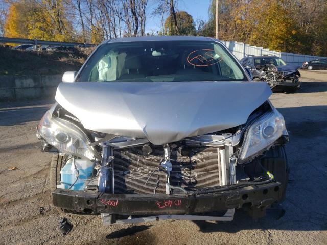 5TDYZ3DC0LS046315 - 2020 TOYOTA SIENNA XLE SILVER photo 5