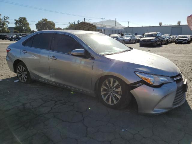 4T1BF1FK0HU651358 - 2017 TOYOTA CAMRY LE SILVER photo 4