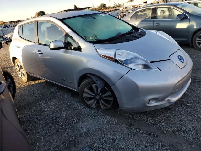 1N4AZ0CP6FC321749 - 2015 NISSAN LEAF S SILVER photo 4