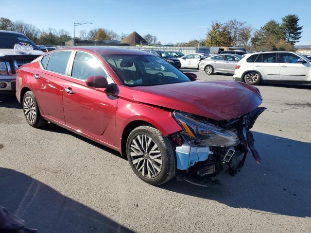 1N4BL4DW5PN407532 - 2023 NISSAN ALTIMA SV BURGUNDY photo 4