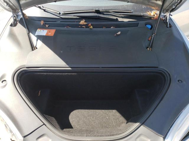 5YJSA1E26JF283917 - 2018 TESLA MODEL S SILVER photo 11