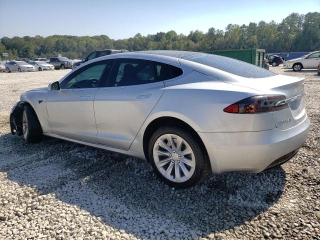 5YJSA1E26JF283917 - 2018 TESLA MODEL S SILVER photo 2