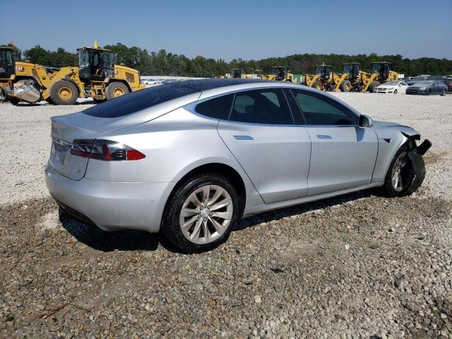 5YJSA1E26JF283917 - 2018 TESLA MODEL S SILVER photo 3