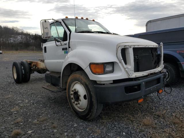 3FRNF65FX4V654962 - 2004 FORD F650 SUPER DUTY WHITE photo 4