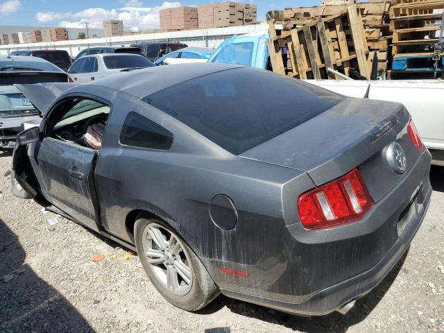 1ZVBP8AMXC5270202 - 2012 FORD MUSTANG GRAY photo 2