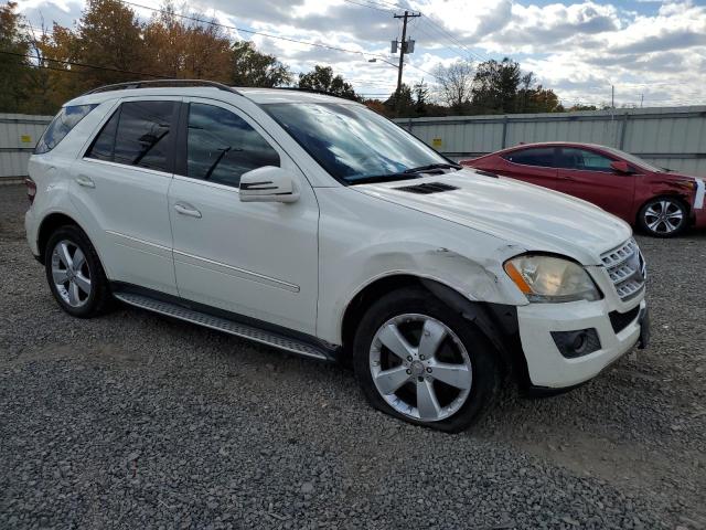 4JGBB8GB2BA676421 - 2011 MERCEDES-BENZ ML 350 4MATIC WHITE photo 4